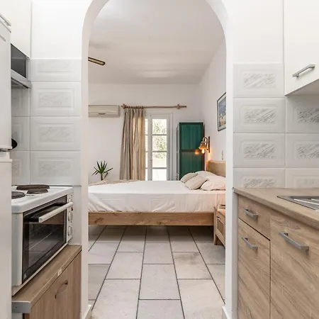 Vrettos Beachfront Lägenhet Pláka