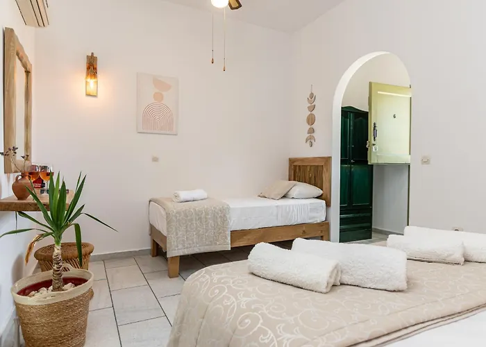 Vrettos Beachfront *