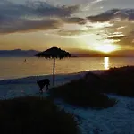 Vrettos Beachside *