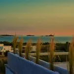 Vrettos Beachside Retreat *