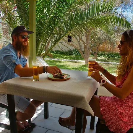 Vrettos Beachfront Apartmán