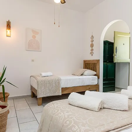 Vrettos Beachfront *