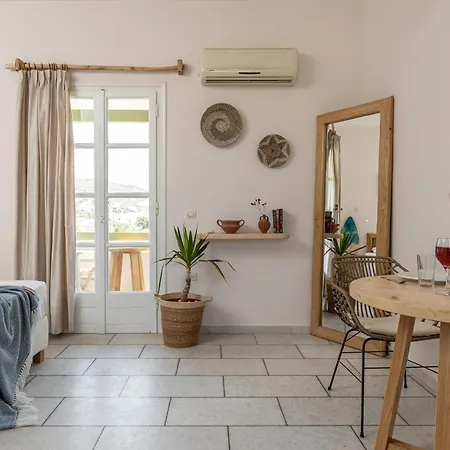 Vrettos Beachfront 公寓